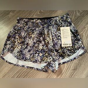 Lululemon Tracker LR Short *4” Lined